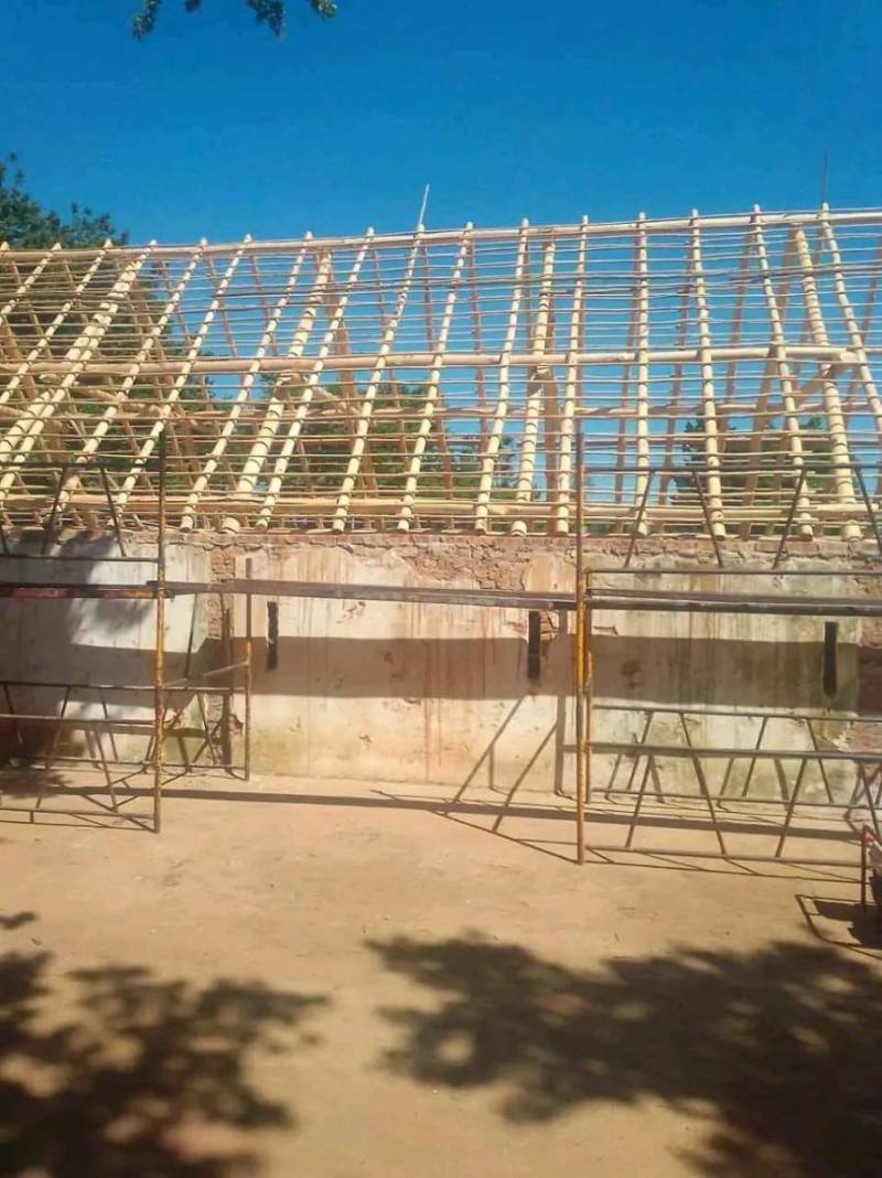 New roof structure going up – BC Thatchers, Cape Town