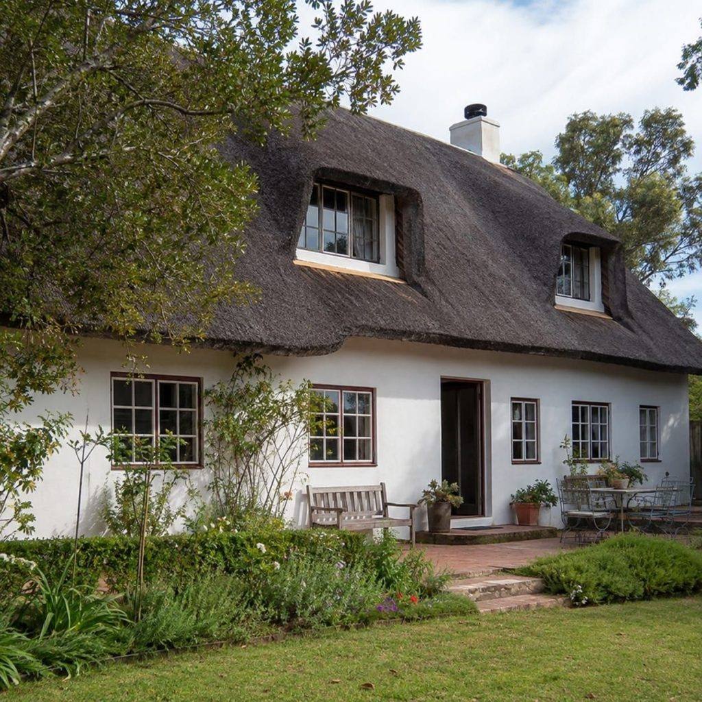 Thatched beach bar – BC Thatchers, Cape Town