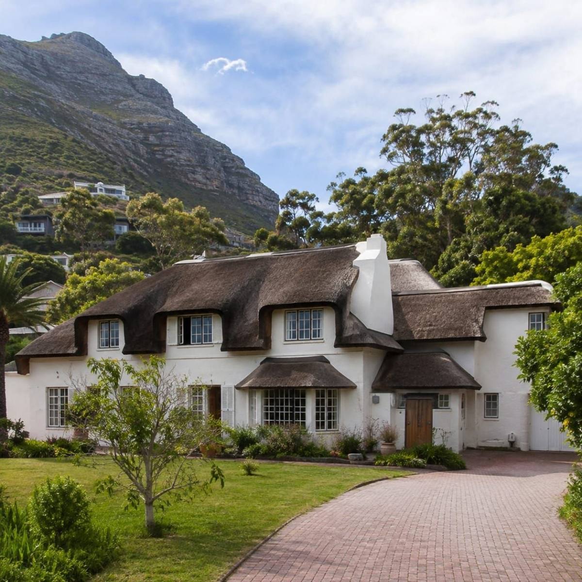 Do Thatch Roof Sealers Work? Waterproofing a Thatch Roof, Honestly